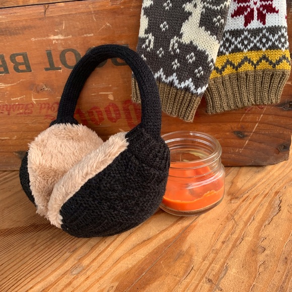 ✨CABLE KNIT + FAUX FUR EAR MUFFS✨ - Picture 2 of 6